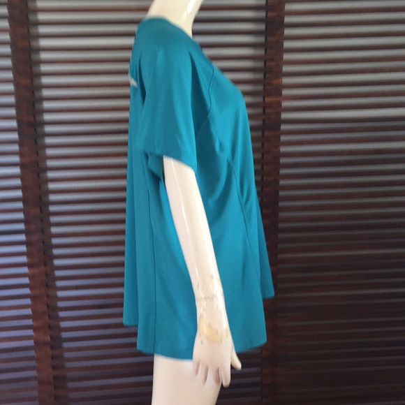 Old Navy active top - Picture 3 of 7